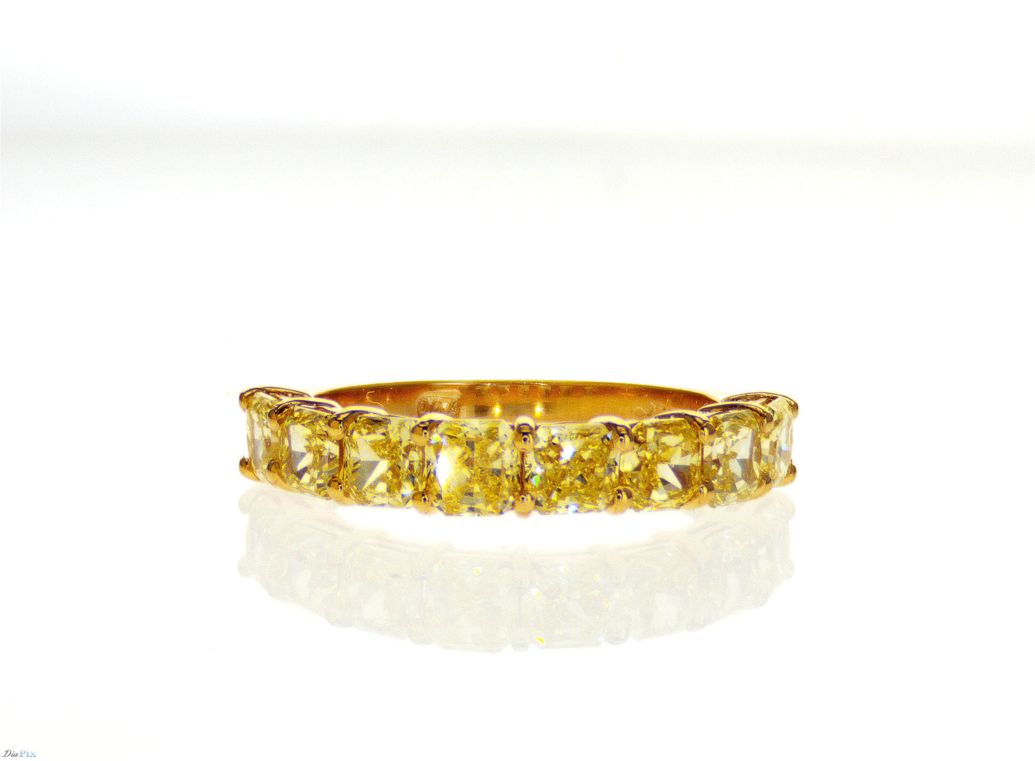 Ring 18ky gold s/w Fancy intense yellow diamond