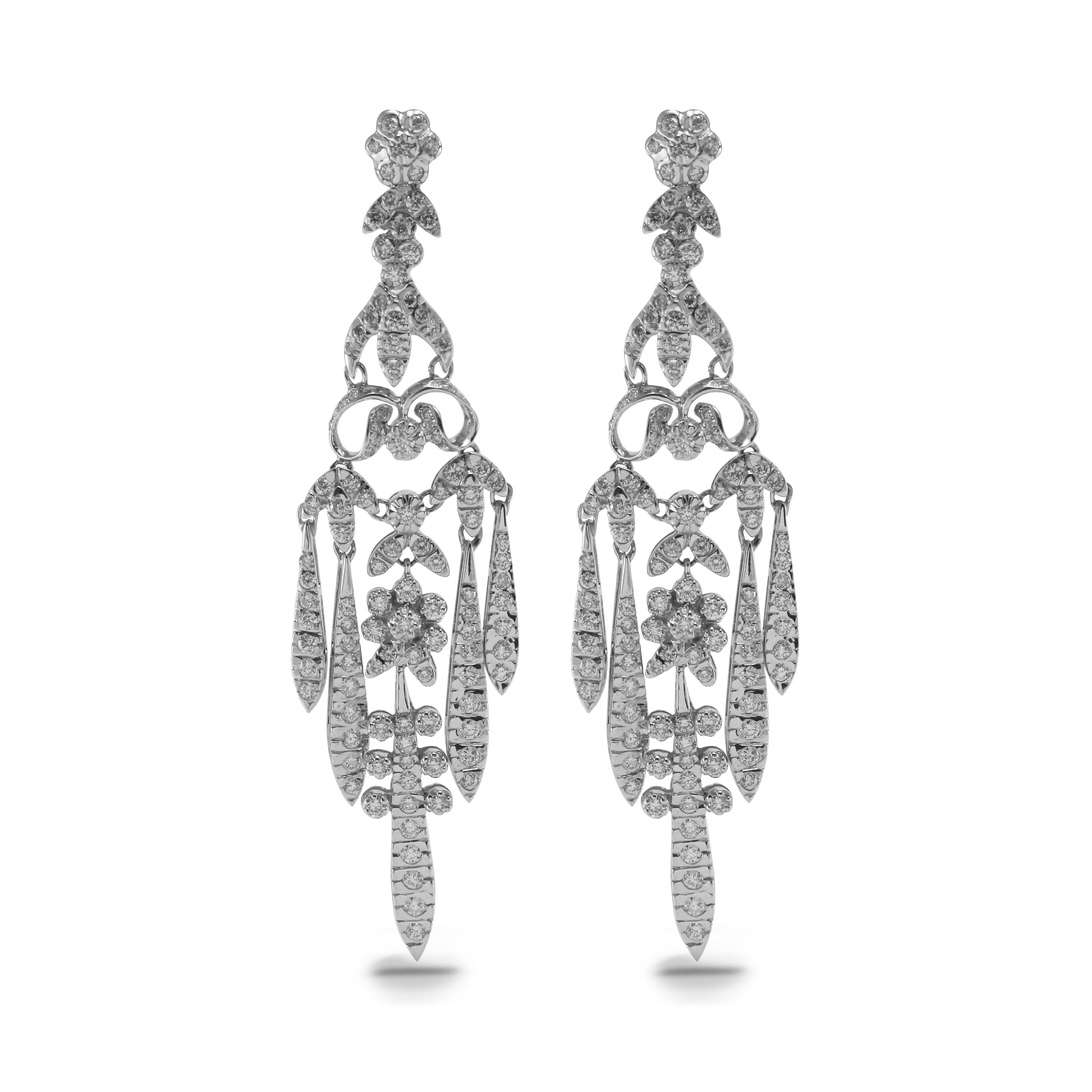 Earrings 18kw gold s/w Diamond.
