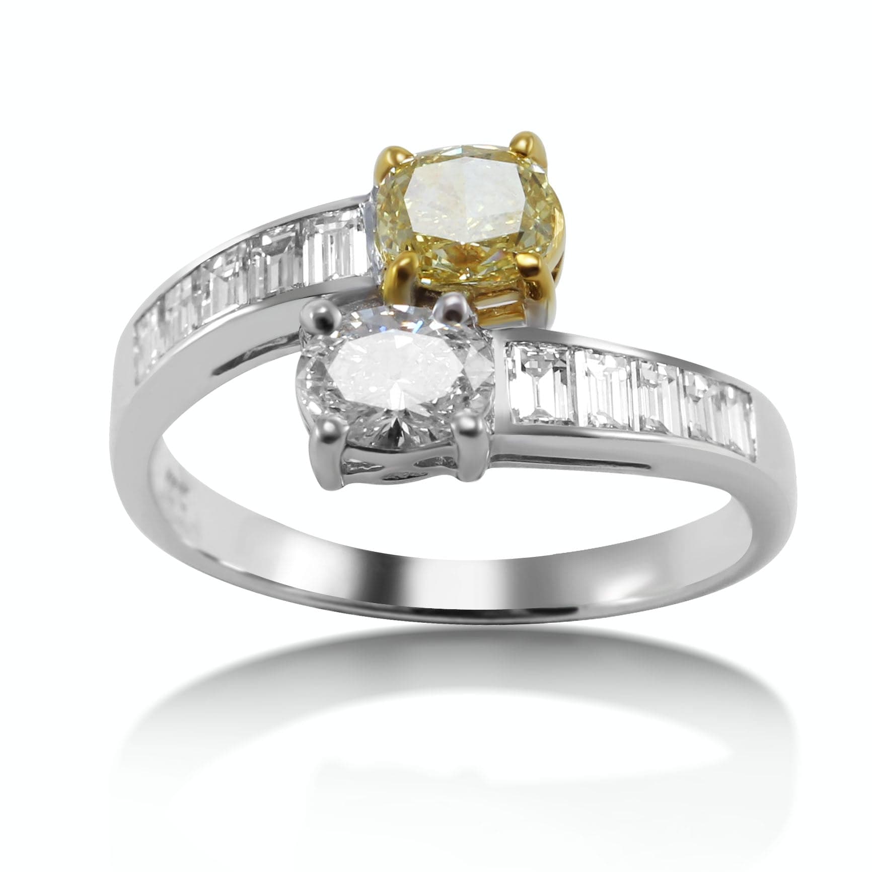 Ring fancy Diamond &whit
