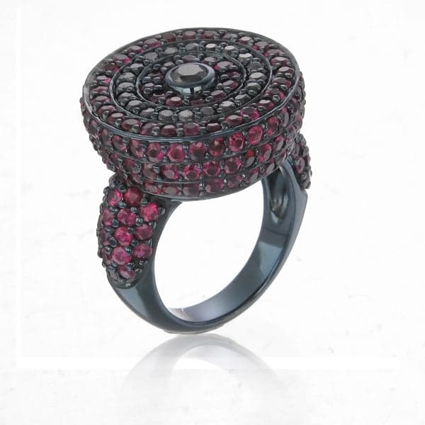 Ring 18KW GOLD s/w Ruby &Black Diamond