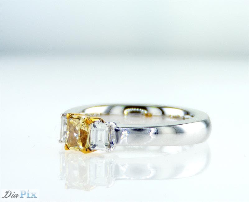 RING 18KWGOLD s/w Intense Yellow diamond