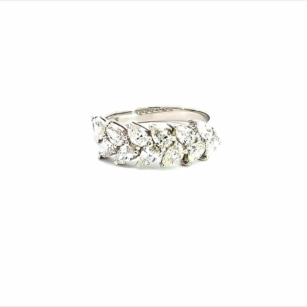 Ring 18KWGOLD s/w Pear shape diamond.
