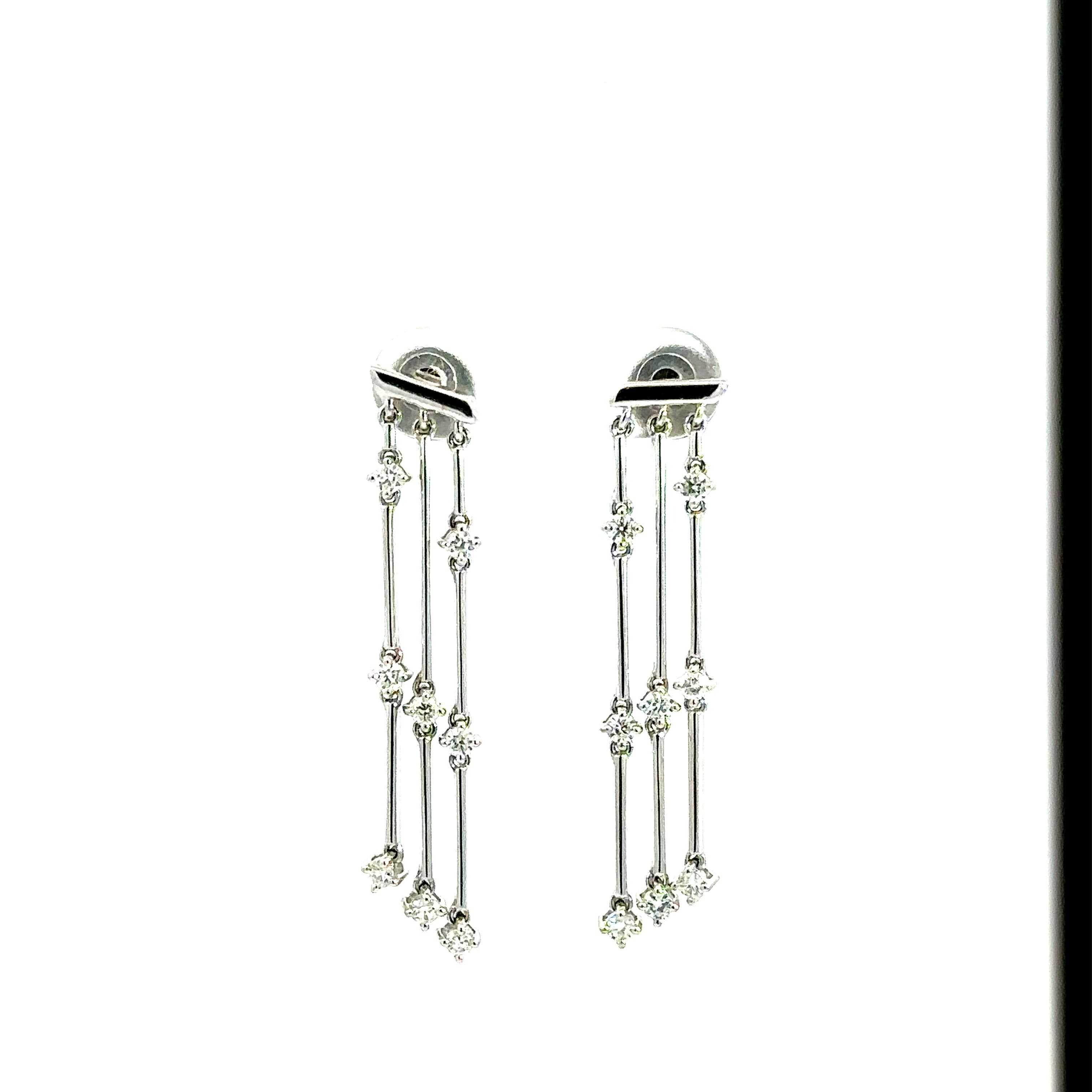Earrings 18KWGOLD s/w Diamond.