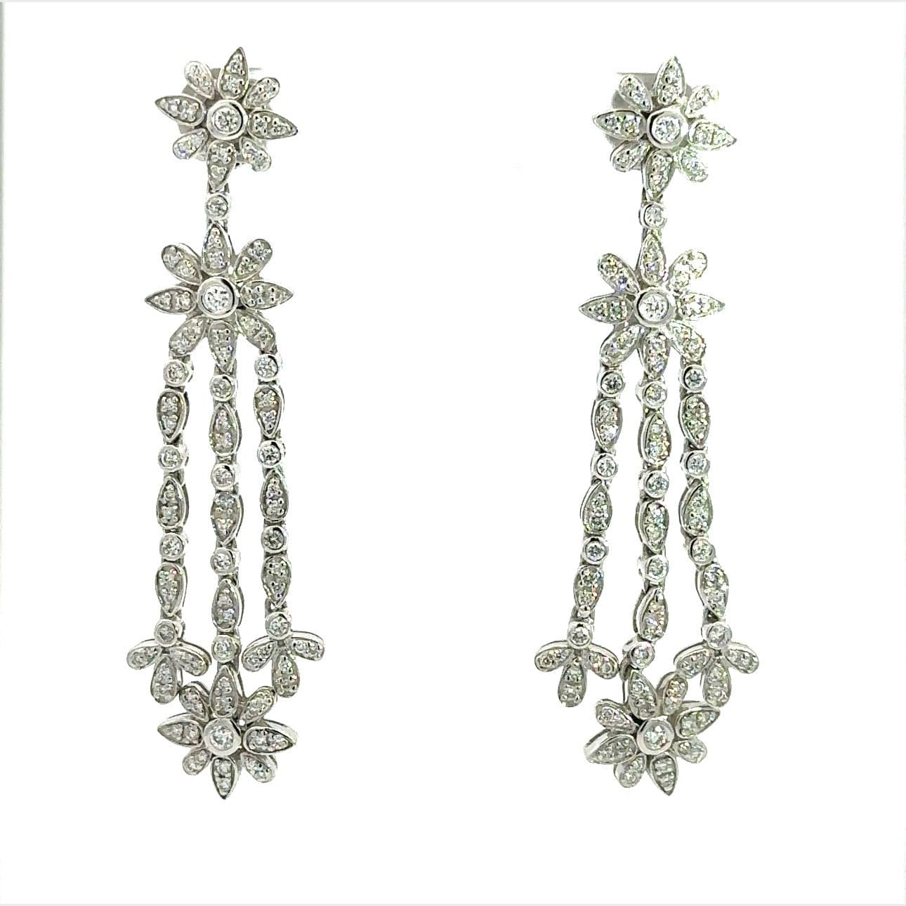 Earrings 18KWGOLD s/w Diamond.